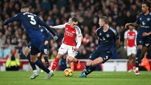 Kết quả bóng đá Ngoại hạng Anh vòng 1: MU thua Arsenal
