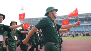 13 khối nghệ thuật, quần chúng 'vượt nắng, thắng mưa' tập luyện cho nhiệm vụ A80