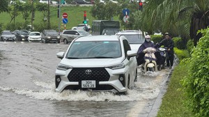 Dự báo thời tiết ngày 28/8: Áp thấp nhiệt đới tiến vào Biển Đông, nguy cơ lốc xoáy và mưa lớn nhiều nơi