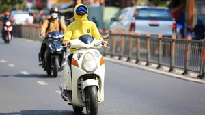 Dự báo thời tiết ngày 4/8: Bắc Bộ và Trung Bộ nắng nóng gay gắt, Hà Nội nóng trên 39°C