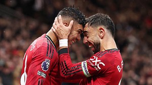 Bruno ghi bàn, MU thắng Chelsea trong trận đấu có 2 thẻ đỏ