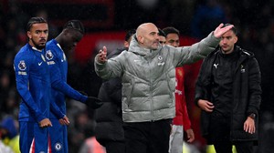 Chelsea và hiệp đấu hỗn loạn ở Old Trafford