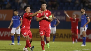 V-League vòng 4: Tái ngộ đội bóng cũ, Tiến Linh ghi bàn cho... cả hai bên, Hà Tĩnh hòa quả cảm SLNA