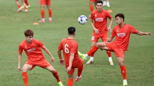 Tin nóng bóng đá Việt Nam hôm nay 24/9: Đội tuyển Việt Nam tập trung ngày 4/10; Tuyển thủ U18 Việt Nam phẫu thuật thành công