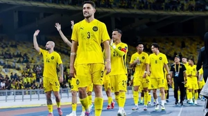Tin nóng bóng đá Việt Nam hôm nay 27/9: HLV Kim Sang-sik biết tin FIFA phạt Malaysia; Nepal gọi cầu thủ từ Campuchia đấu tuyển Việt Nam