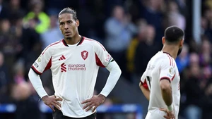 Galatasaray – Liverpool: Nứt từ Palace, vỡ tại Istanbul?