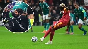Salah, Isak, Ekitike bất lực, Liverpool thất thủ trên đất Thổ Nhĩ Kỳ