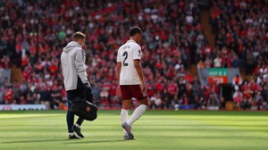 Arsenal lo sốt vó vì chấn thương