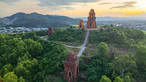 Vẻ đẹp Tháp Bánh Ít - quần thể kiến trúc, văn hóa đặc sắc của người Chăm cổ