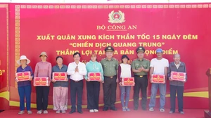 Xung kích thần tốc 15 ngày đêm đẩy nhanh tiến độ xây nhà tặng hộ dân vùng thiên tai