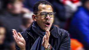 Tân HLV Rosenior ra mắt như mơ, Chelsea phô diễn đẳng cấp tại FA Cup