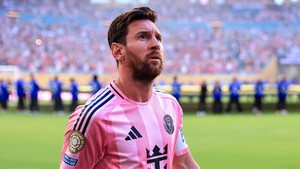 Messi 'kỳ quặc' ở Miami