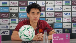 Đình Bắc tiết lộ lời dặn của HLV Kim Sang Sik để trở thành cầu thủ hay nhất trận