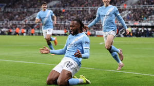 Kết quả bán kết Carabao Cup: Semenyo tỏa sáng giúp Man City đánh bại Newcastle