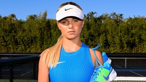 Hãng thời trang khổng lồ của thế giới lấn sân pickleball, ký hợp đồng đầu tiên với 'thần đồng' sở hữu 181 HCV