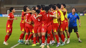 Hé lộ chỉ đạo đầy bất ngờ của HLV Kim Sang Sik trước hiệp phụ, giúp U23 Việt Nam thắng thuyết phục UAE