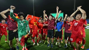 AFC khẳng định một điều khi U23 Việt Nam thắng U23 Hàn Quốc, nhắc đến 'đường cong' khi ca ngợi bàn thắng của Đình Bắc