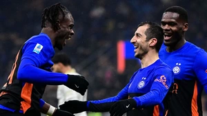 Ngược dòng mãn nhãn, Inter Milan tạo 'cơn mưa' bàn thắng tại San Siro