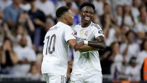 Hàng công Real Madrid: Ai bảo Mbappe và Vinicius không hòa hợp?