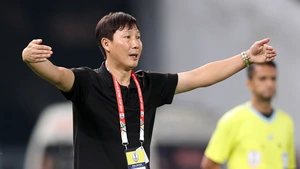 Báo Hàn Quốc ca ngợi hành động đặc biệt của HLV Kim Sang Sik, phơi bày sự thật về HLV đội nhà ở giải Châu Á 