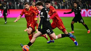 Juventus mất điểm đáng tiếc trên sân nhà, Roma bật khỏi top 4 Serie A