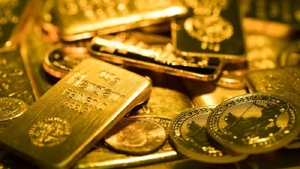 Cuối tuần, giá vàng và kim loại quý giảm mạnh, chứng khoán kết phiên trong sắc đỏ