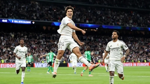 Thần đồng 21 tuổi rực sáng với hat-trick, Real Madrid đại thắng Real Betis 5-1