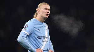 Vì sao Man City trượt dài trong cuộc đua vô địch?