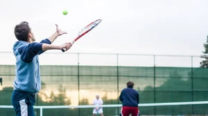 Người đàn ông ngừng tim khi chơi pickleball giữa thời tiết lạnh giá ở Hà Nội