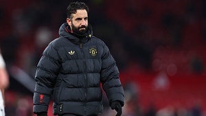 MU tốn bao nhiêu tiền để thuê rồi sa thải HLV Amorim chỉ sau 14 tháng?