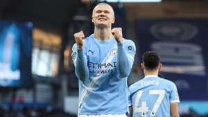 Haaland chạm vô số cột mốc lịch sử, Man City vẫn chưa thể tìm lại chiến thắng