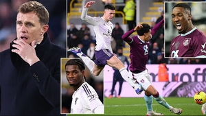 Chân sút 1m95 lập cú đúp, MU vẫn hòa đội áp chót Ngoại hạng Anh trong ngày HLV Fletcher ra mắt