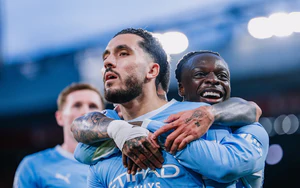 Carragher nổi giận, tuyên bố Man City không được phép vô địch Premier League 
