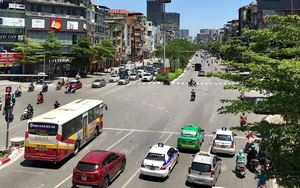 Dự báo thời tiết ngày 15/10: Hà Nội nắng nóng 34 độ, Nam Bộ chiều tối mưa dông