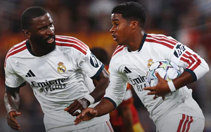 Ghi 3 bàn trong 7 phút, Real Madrid ngược dòng không tưởng trước Roma ở Champions League
