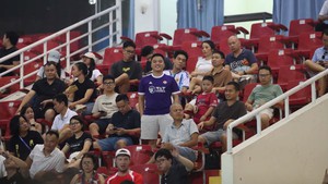 Nghị quyết 57-NQ/TW: Mua vé bóng đá thời chuyển đổi số