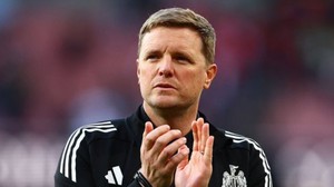 Eddie Howe sẽ thay thế Michael Carrick dẫn dắt MU?