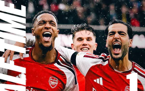 Arsenal thắng dễ 2-0, Man City mất lợi thế trong cuộc đua vô địch Ngoại hạng Anh