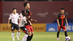TRỰC TIẾP bóng đá Ninh Bình vs CA TPHCM 0-0: Hoàng Đức đá chính, Tài Lộc chưa thể ra sân (hiệp 2)