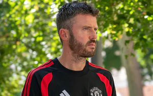 Tin nóng thể thao tối 26/10: Huyền thoại Liverpool kêu gọi MU sa thải Carrick, đề xuất người thay thế