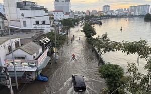 Triều cường gây ngập nhiều tuyến đường phía Nam TP. Hồ Chí Minh