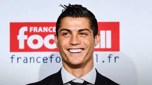 Ronaldo vướng bê bối sau khi vượt Messi trong cuộc bình chọn Quả bóng vàng xuất sắc nhất lịch sử