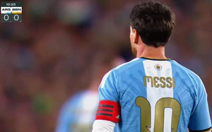 Trận Argentina - Benin tạm dừng ở phút thứ 10 để tri ân Messi