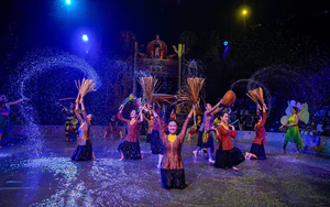 Chuyển đổi số từ quầy vé truyền thống (kỳ 1): "Cú chạm" không chỉ làm thay đổi một thói quen