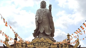 Tượng Phật A Di Đà cao 24m tại chùa Kim Tiên, An Giang