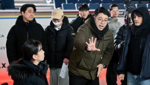 Đạo diễn Đinh Tuấn Vũ trải lòng trong dự án hợp tác Việt - Hàn "Viên đạn cuối cùng"