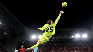 Gianluigi Donnarumma chỉ phản xạ giỏi là đủ?