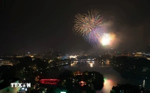 Đêm giao thừa, Bắc Bộ và Trung Bộ có mưa vài nơi, Tây Nguyên, Nam Bộ ít mưa