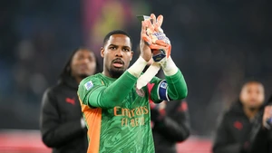 Bologna - Milan: Maignan ở lại không phải để 'gánh team'