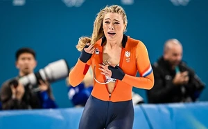 Tranh cãi nữ VĐV khoe áo ngực giá 1 triệu USD ở Olympic mùa Đông, IOC ra phán quyết